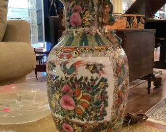 Famille Rose Style Lamp
