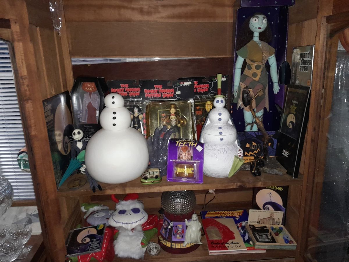 A FABULOUS Selection Of Horror/Halloween Collectibles!