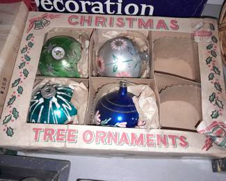 Antique Christmas Ornament Balls In The Original Box