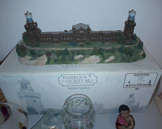 "Navesink/Twin Lights" Sandy Hook, NJ Light House Figurine Sculpture By Harbour Lights W/ The Original Box