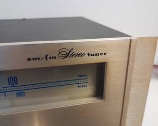 Marantz Model 2020 AM/FM Stereo Tuner