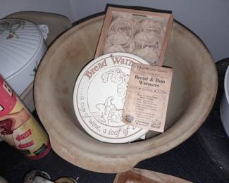 Bread & Bun Warmers Stoneware