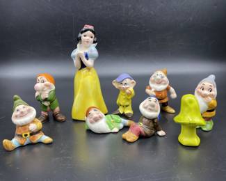 (9) Vintage Snow White and Seven Dwarfs Figures