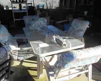 GLASS TOP TABLE &CHAIRS