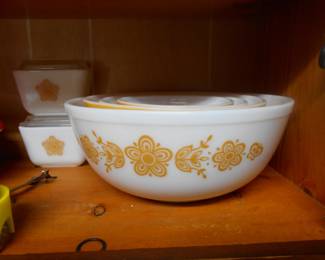 PYREX MIXING BOWL SET