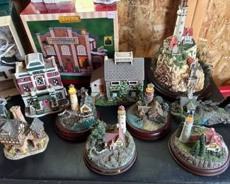 Thomas Kinkade- Guiding lights collectables.