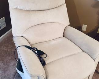 PAIR OF LIFT/ RECLINER CHAIRS