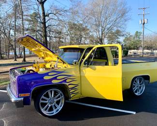 CUSTOM CLASSIC 1987 GMC C1500
STARTING BID $14,000