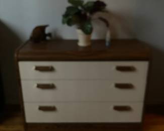 Palliser Chest Of Drawers 