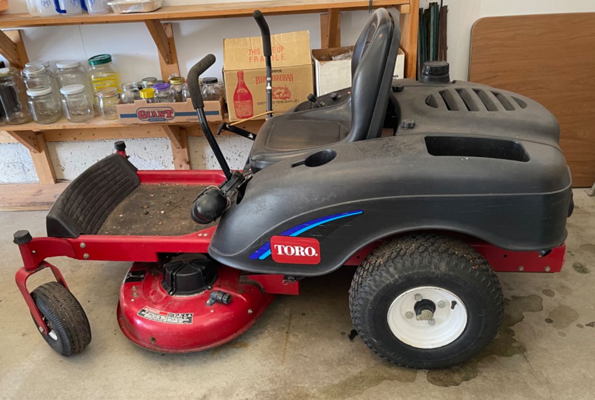 TORO ZERO TURN LAWNMOWER