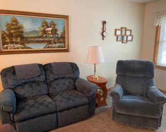 RECLINING LOVESEAT & LAZYBOY RECLINER