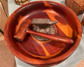 VINTAGE MCM WALNUT CRACKER WITH ANVIL