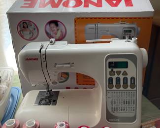 JANOME SEWING MACHINE