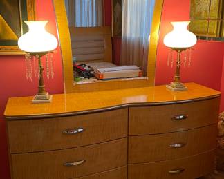 DRESSER GOES WITH QUEEN BED