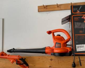 BLACK & DECKER BLOWER AND WEED EATER