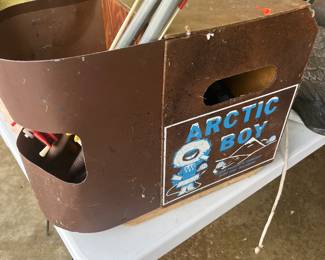 VINTAGE ICE FSHING BOX