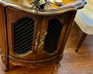 End table