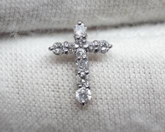 PLATINUM CROSS PENDANT DIAMOND