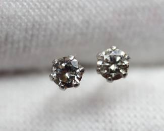 PLATINUM DIAMOND EARRINGS
