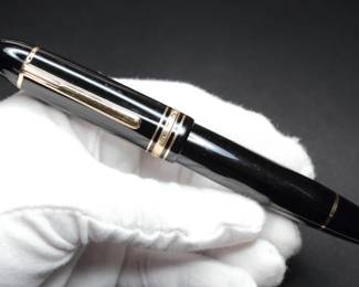 MONTBLANC FOUNTAIN PEN