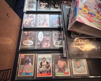 SO MANY SPORTS CARDS!