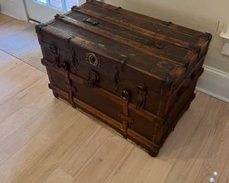 ANTIQUE TRUNK