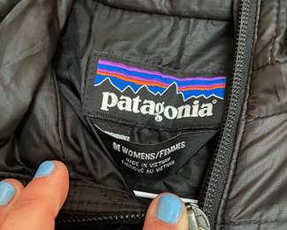 Patagonia Women's Black Nano Puff Jacket - Size Medium
