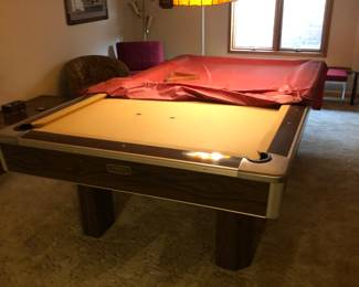 Super nice pool table