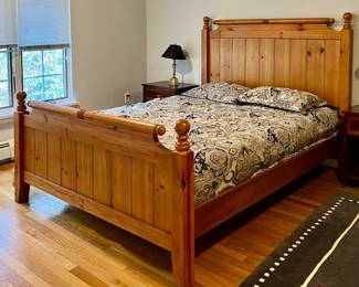 Queen Pine Bed