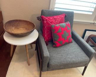 Modern style reclining chair