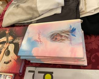 Taylor swift deluxe CD