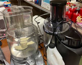 Juicer 
Food processor 