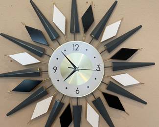 Modern design wall clock
