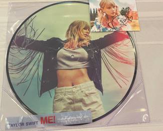 Taylor Swift ME vinyl album