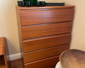 Modern design chest by Danish Inspiration 