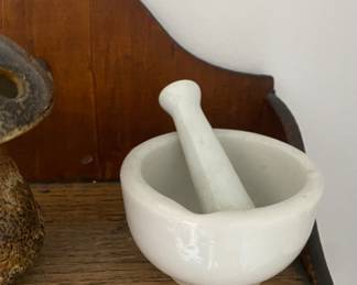 Small mortar and pestle 