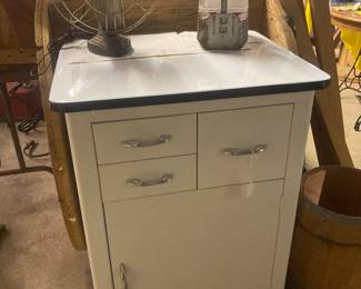 Enamel top metal cabinet 