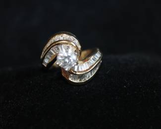 Center diamond 3/4 CT’s