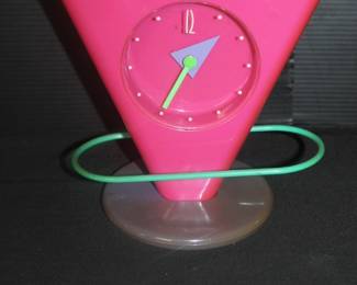 90’s Triangle Pendulum Clock