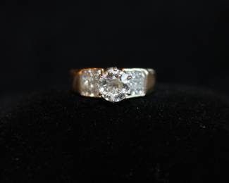 Center diamond 1ct
