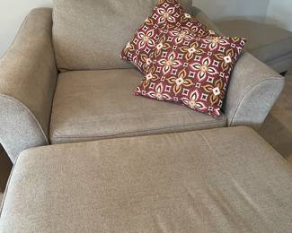 Lovely oversized living room group!