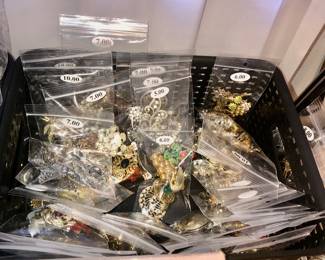 Items Located In The 3rd Bedroom (MASTER) ~ Vintage Assorted Costume Jewelry