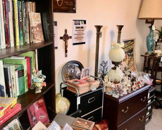 Items Located In The 1st Bedroom 