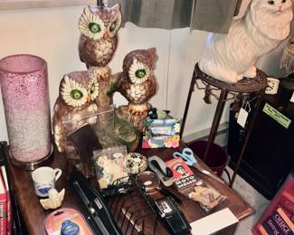 Items Located In The 1st Bedroom ~ Vintage Chalk Table Lamp Of Three Owls In A Tree ~ FUN