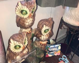  ~ Vintage Chalk Table Lamp Of Three Owls In A Tree ~ FUNItems Located In The 1st Bedroom 