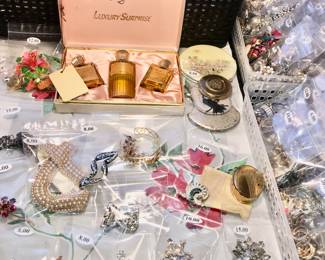 Items Located In The 3rd Bedroom (MASTER) ~ Vintage Assorted Costume Jewelry