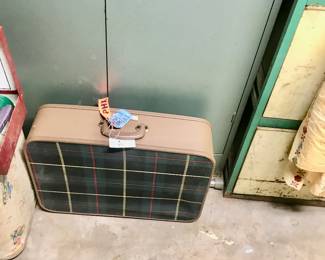 Items Located In The Basement ~ Tons of Vintage Items