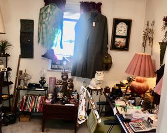 Items Located In The 1st Bedroom 