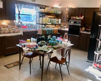 Items Located In The Kitchen ~ Tons Of Vintage Items ~ Pyrex ~ Fire King ~ Salt & Pepper Sets ~Spaghetti Glassware ~ Lots Of other Vintage Glassware & Novelties