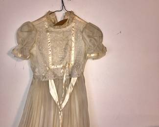 Items Located In The 3rd Bedroom (MASTER)